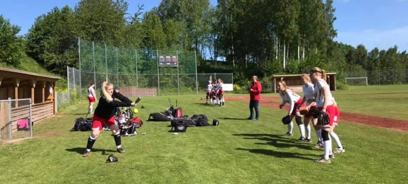 Mulighed for at møde den nye U18 damelandsholdstræner og træne med U18 Mulighed for at møde den nye U18 damelandsholdstræner og træne med U18
